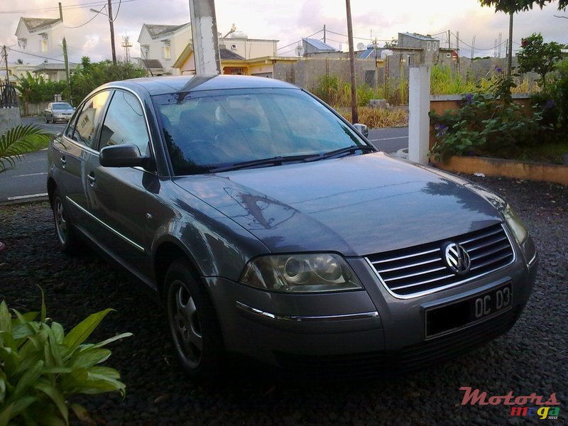 2003' Volkswagen Passat Highline Edition photo #1