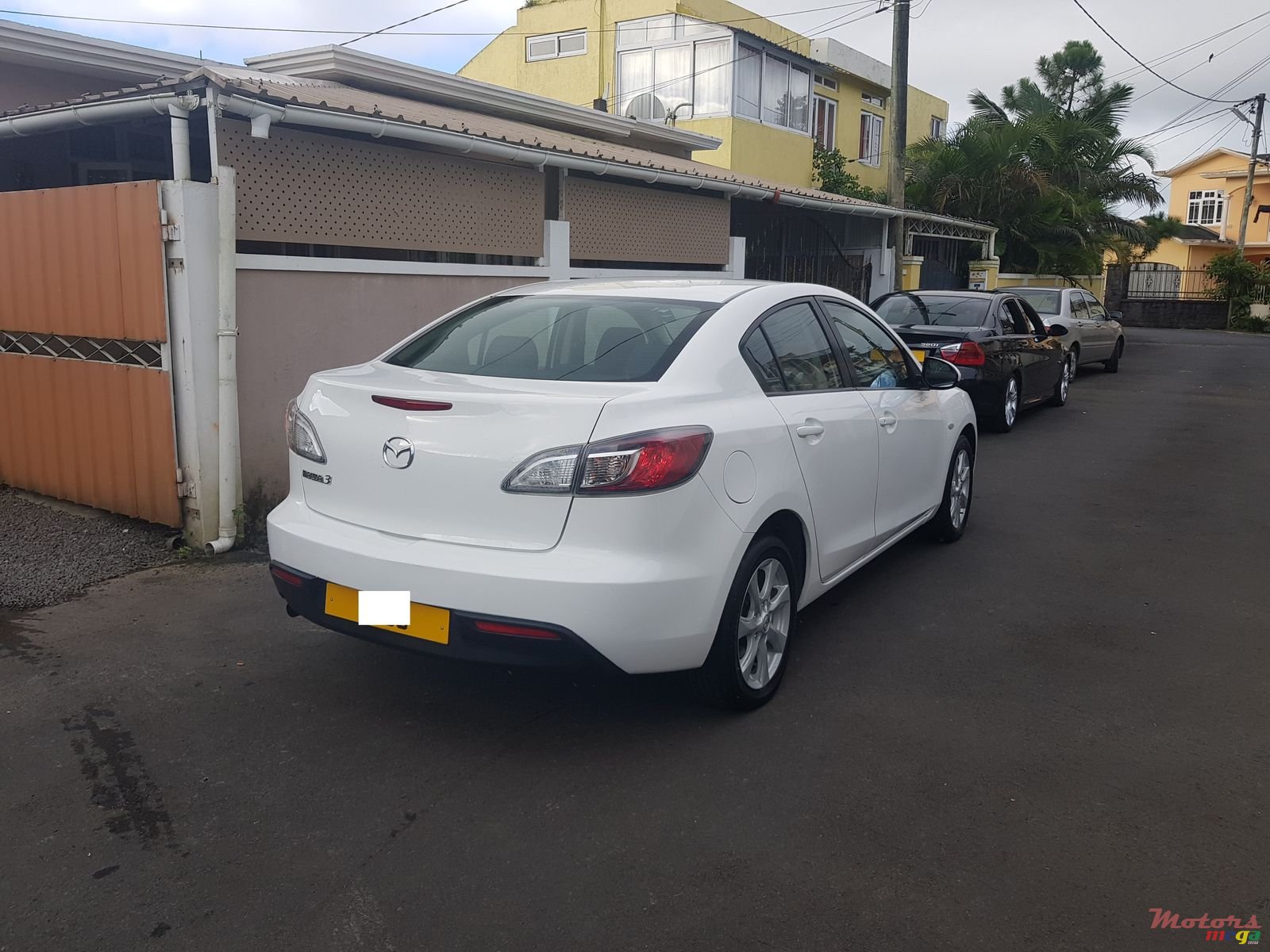 2011' Mazda 3 photo #4