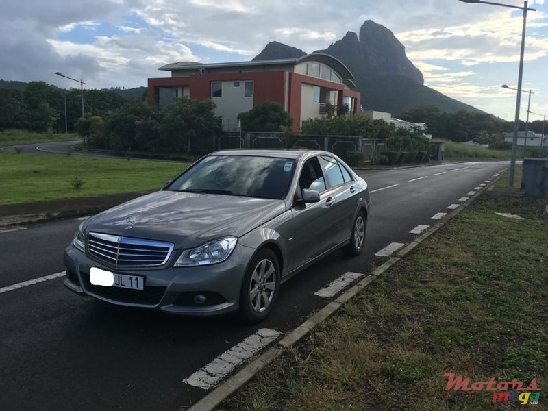 2011' Mercedes-Benz C-Class photo #4