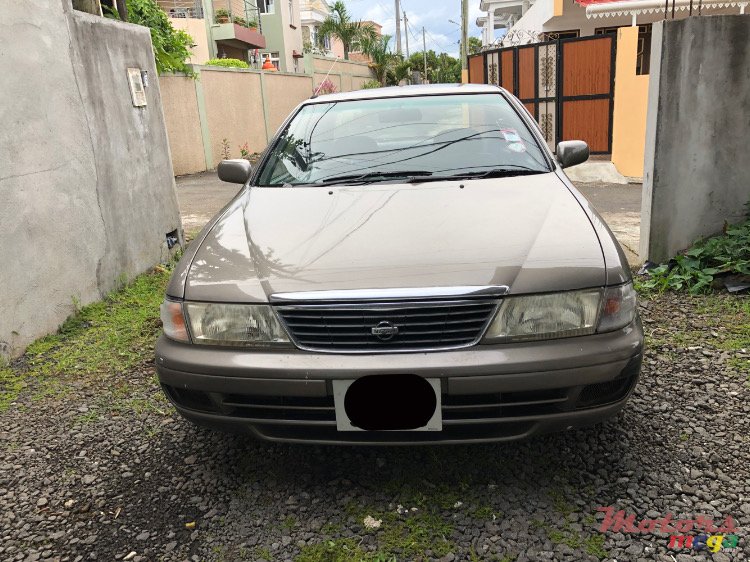 1998' Nissan Sunny photo #1