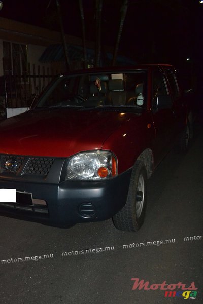 2009' Nissan photo #2