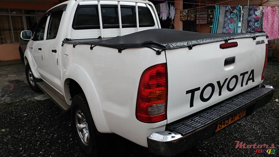 2007' Toyota Hilux photo #1