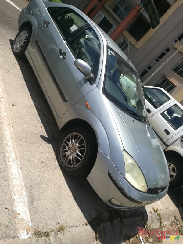 2005' Ford Focus photo #3