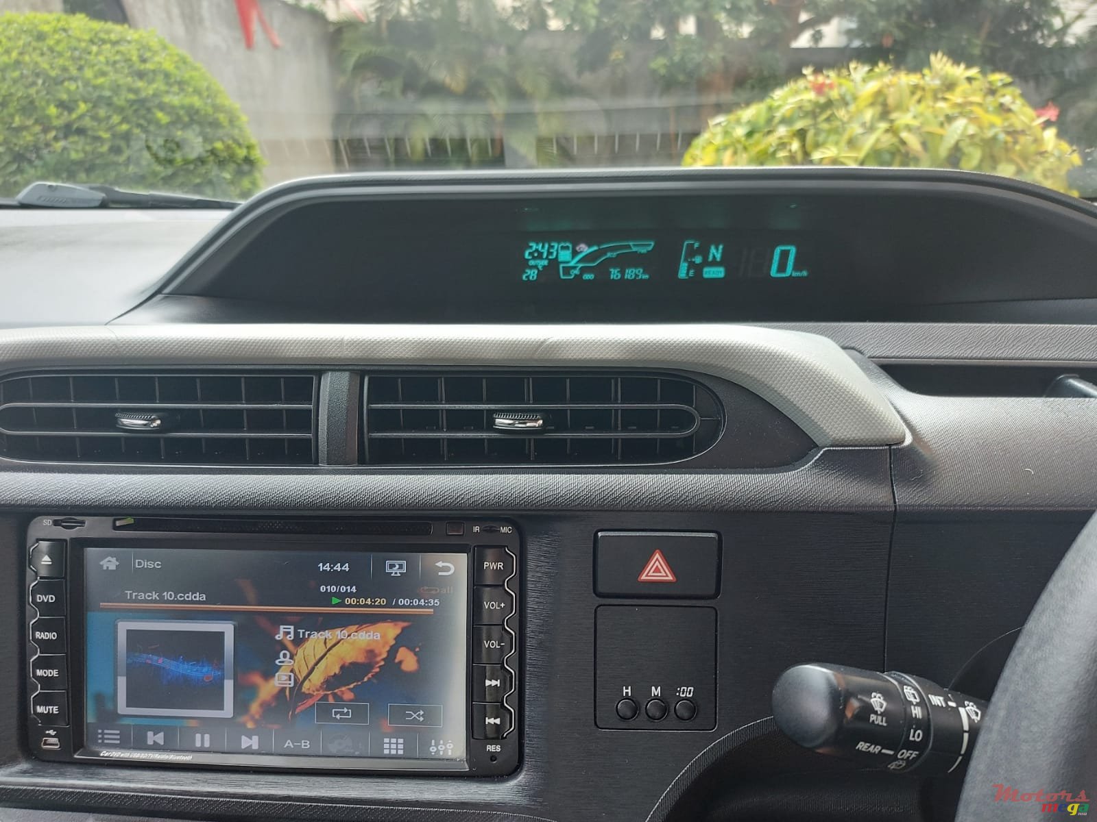 2013' Toyota Aqua photo #5