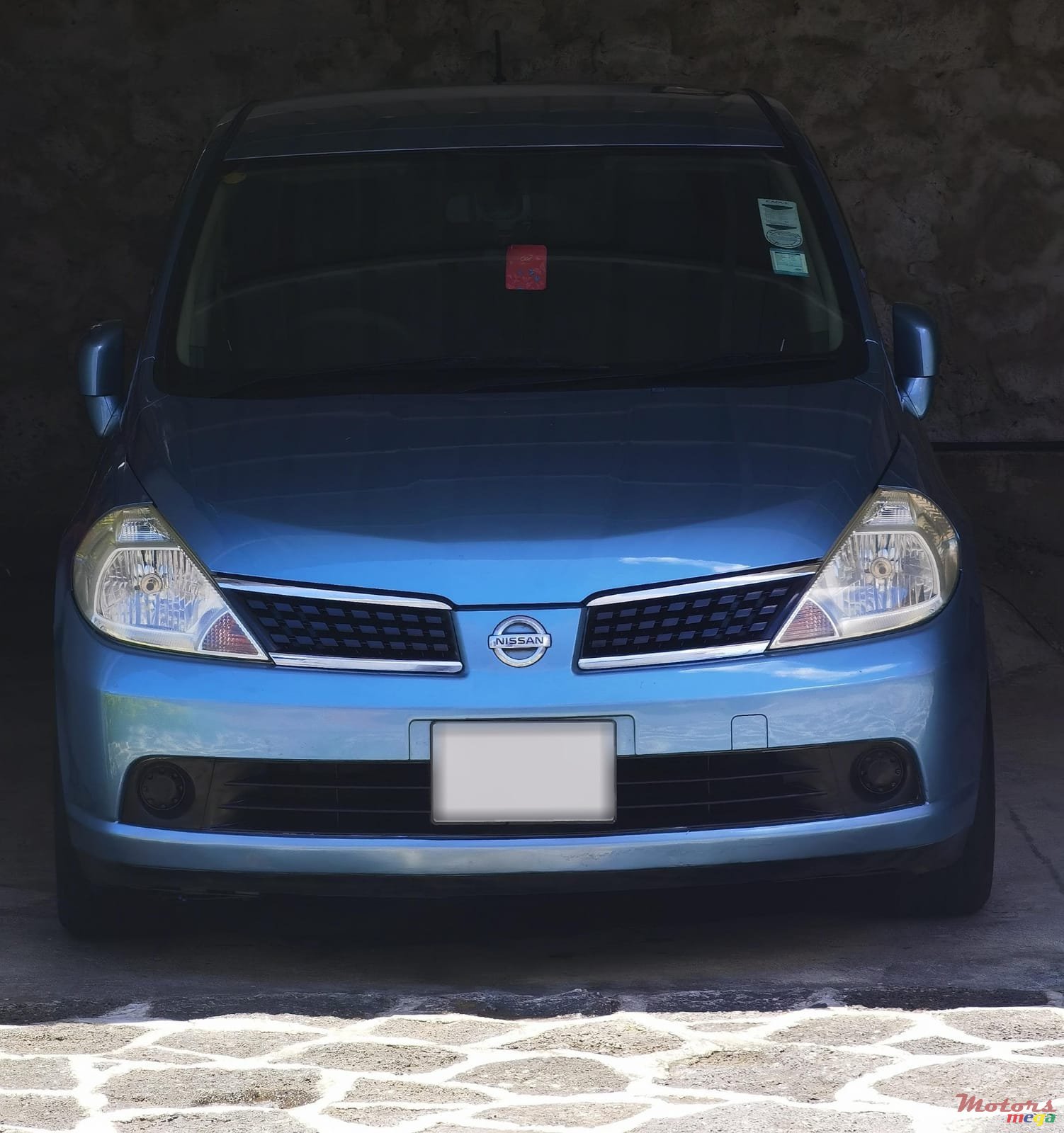 2005' Nissan Tiida photo #2