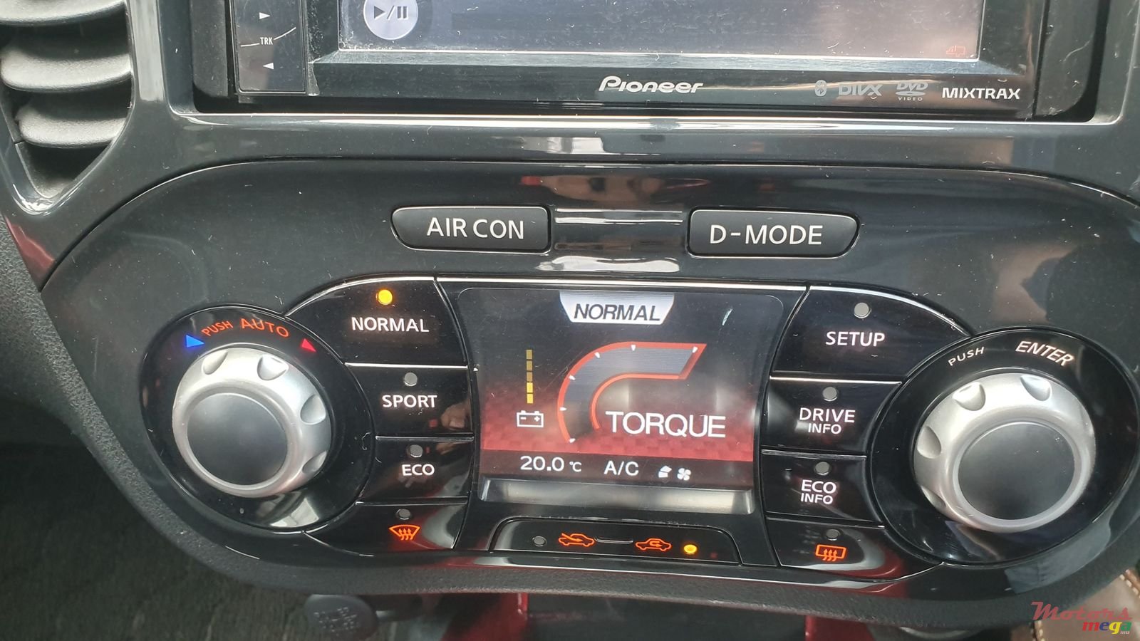 2011' Nissan JUKE 1.5 photo #2