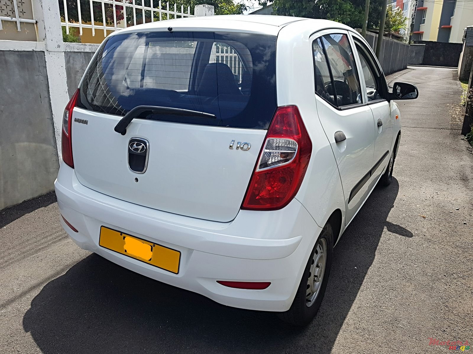 2012' Hyundai i 10 automatic photo #5