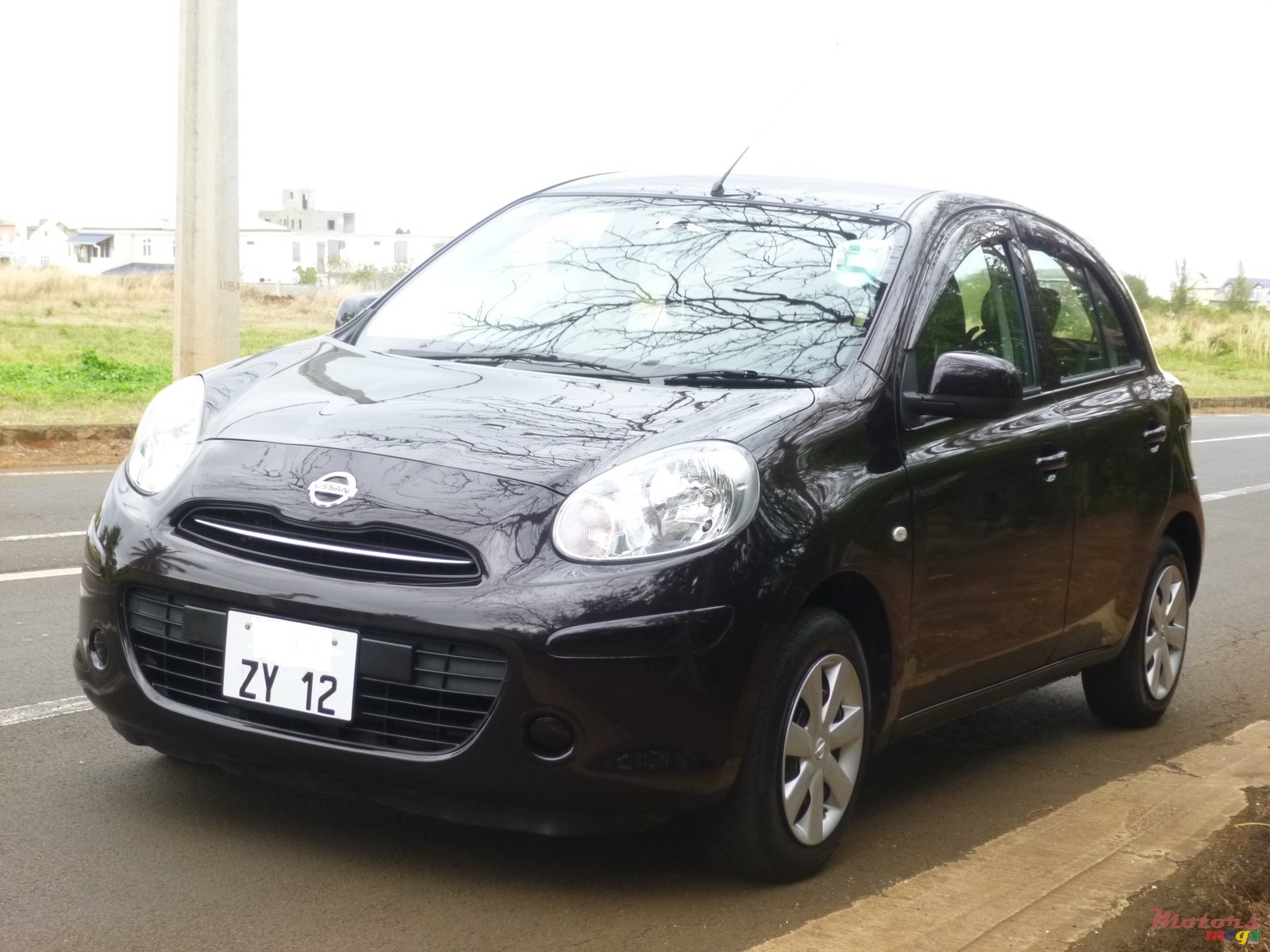 2012' Nissan March photo #1