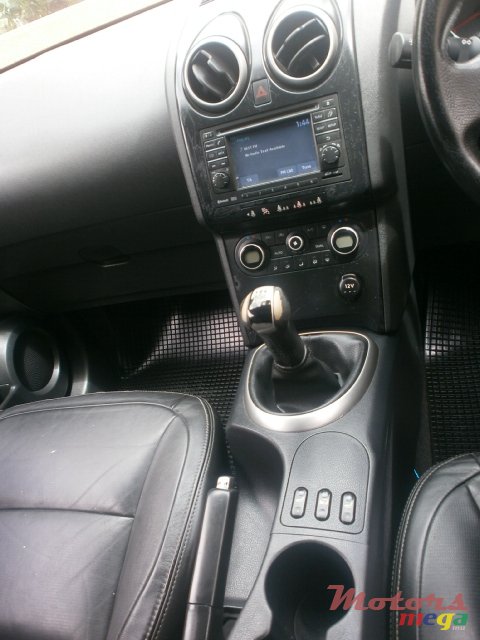 2009' Nissan Qashqai+2 photo #5