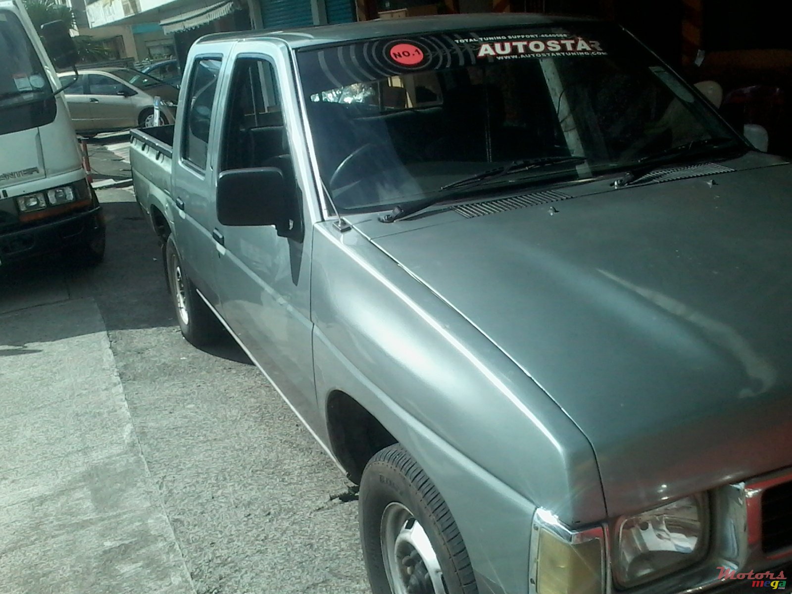 1995' Nissan photo #3