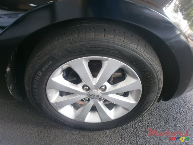 2012' Kia Rio photo #2