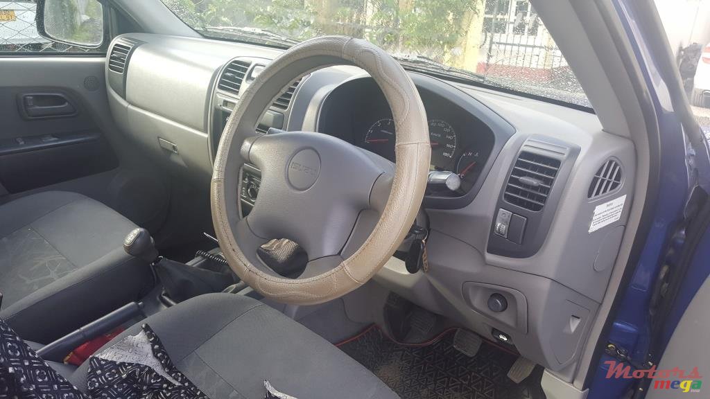 2007' Isuzu D-Max none photo #3