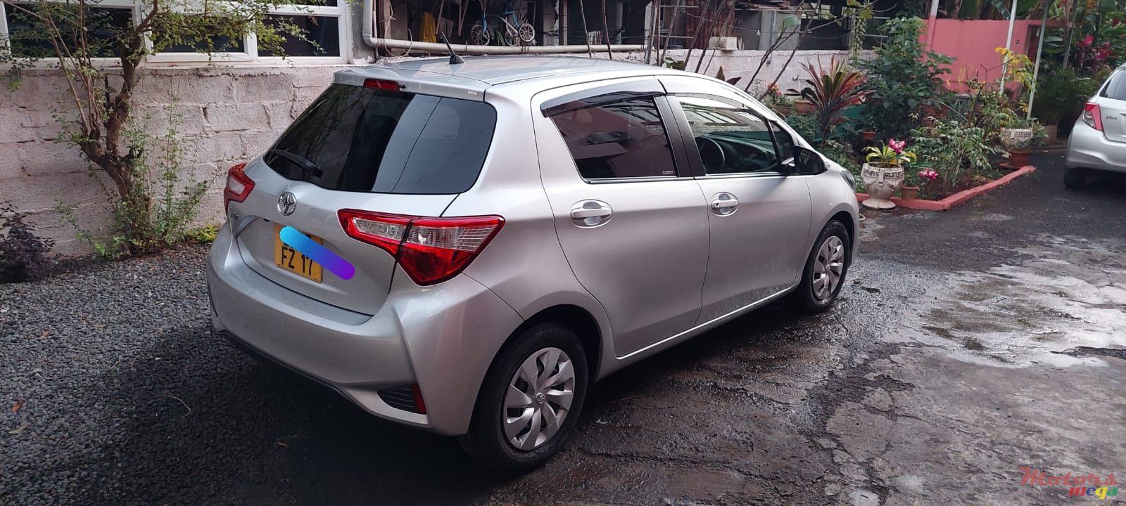 2017' Toyota Vitz photo #1