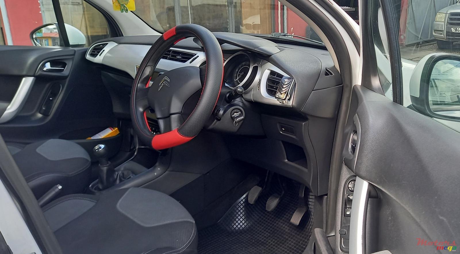 2014' Citroen C3 photo #5