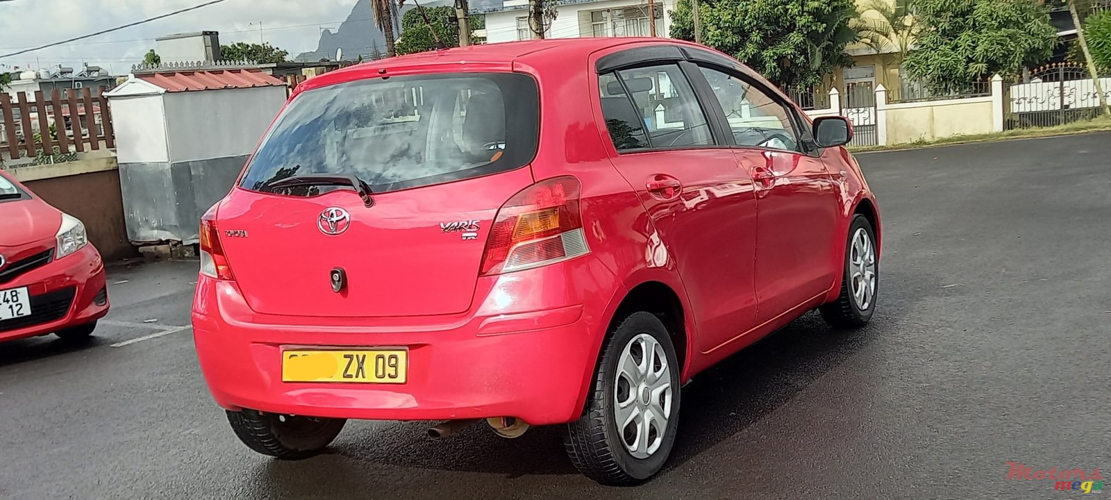 2009' Toyota Yaris photo #1