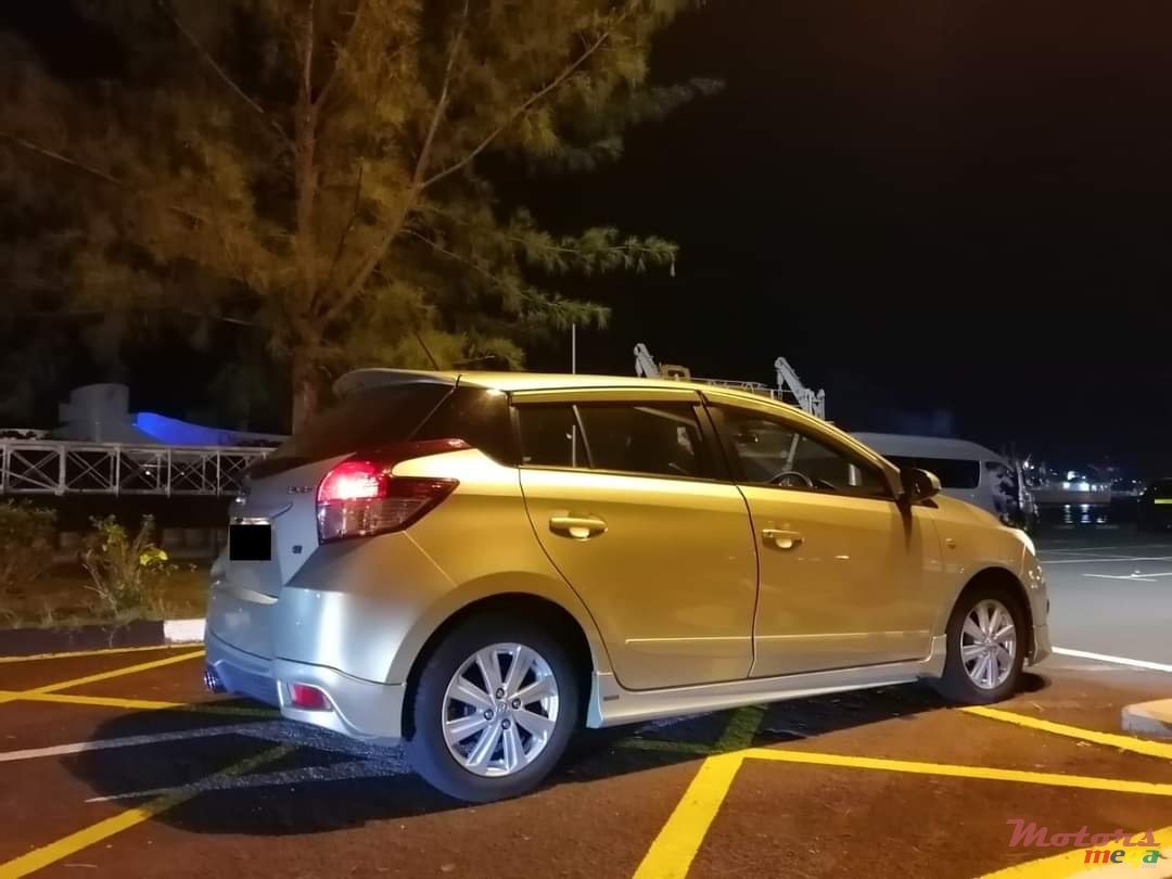 2016' Toyota Yaris photo #5