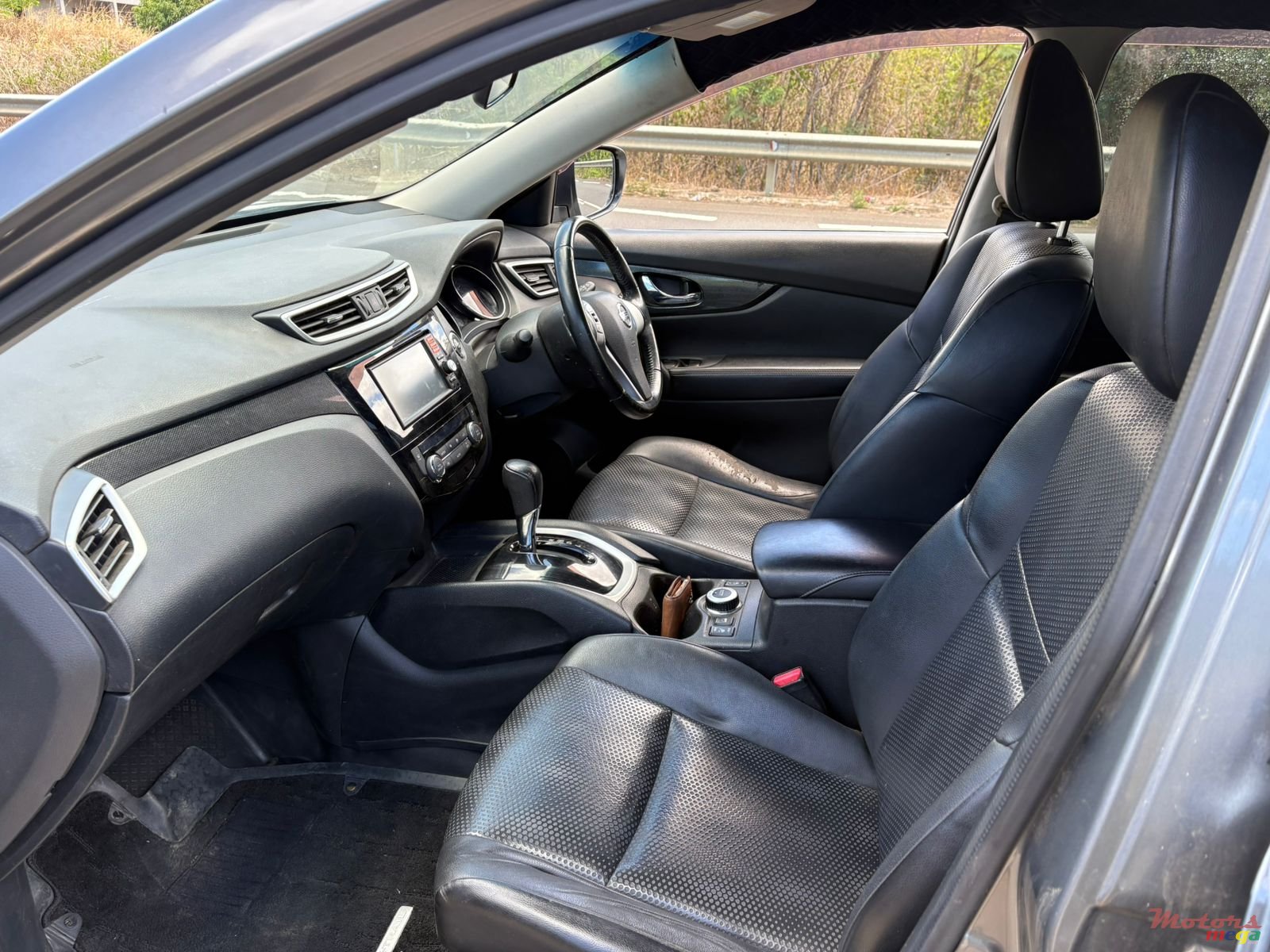 2014' Nissan X-Trail photo #5