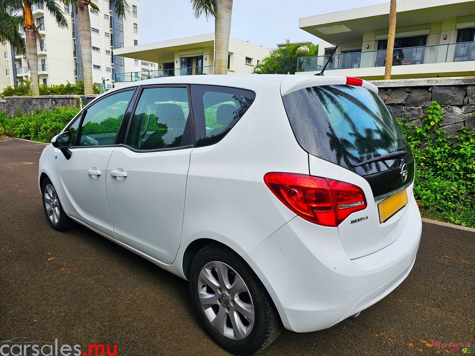 2012' Opel Meriva 1.4 Turbo photo #3