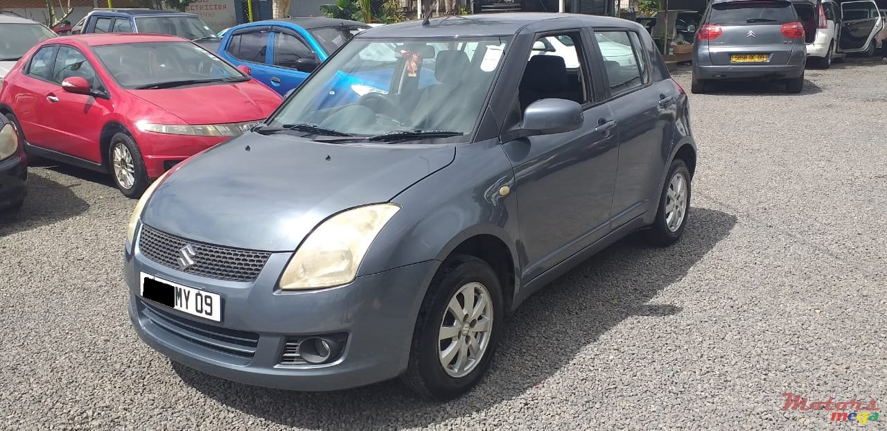 2009' Suzuki Swift photo #3