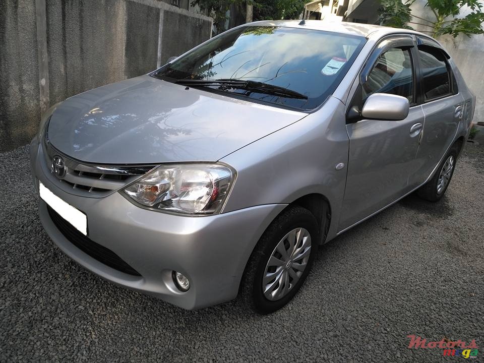 2013' Toyota Etios photo #4