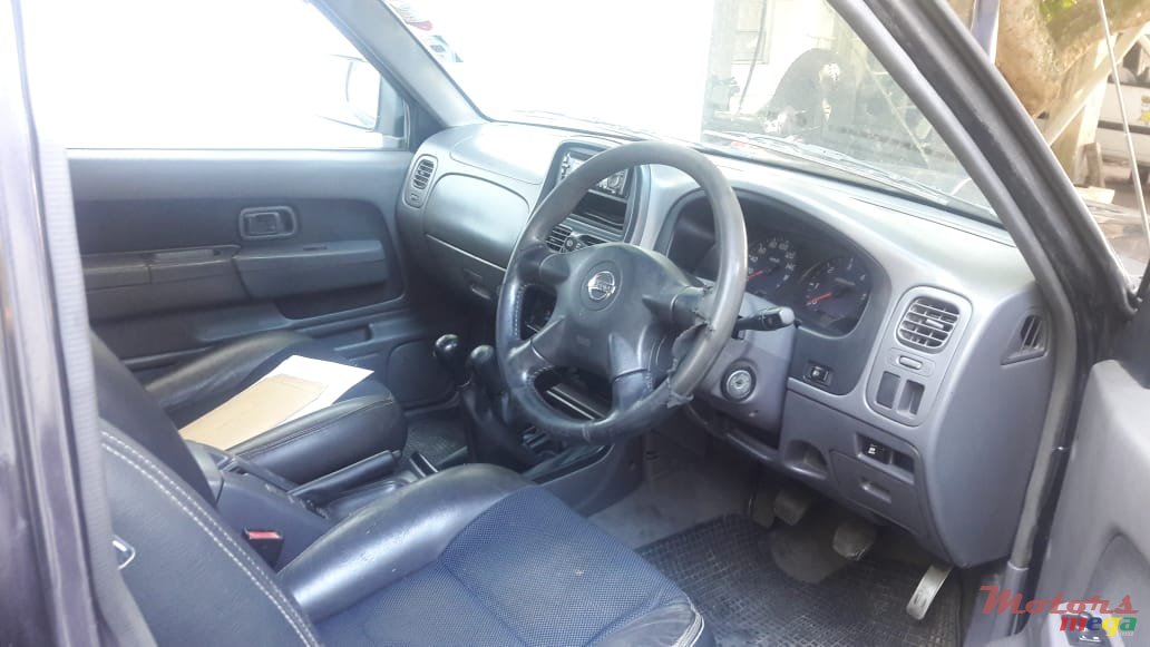 2003' Nissan Hardbody photo #6