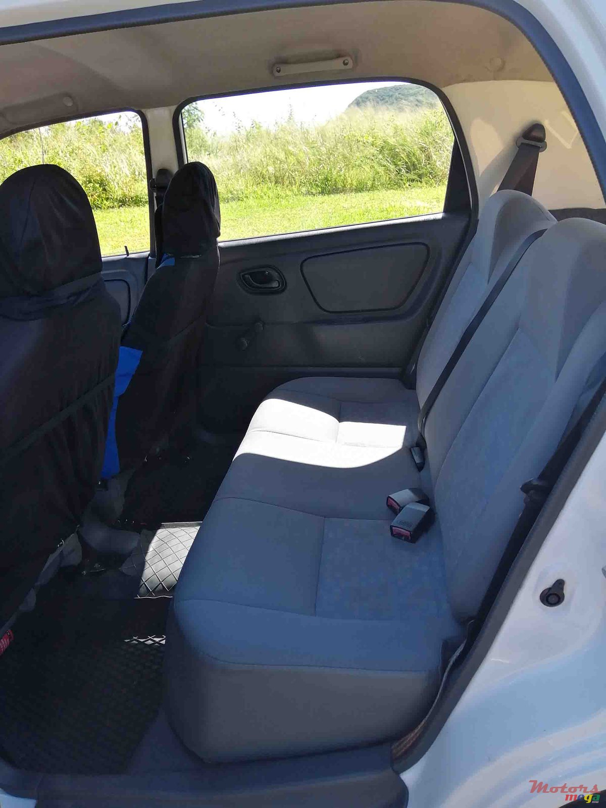 2011' Suzuki Alto photo #4