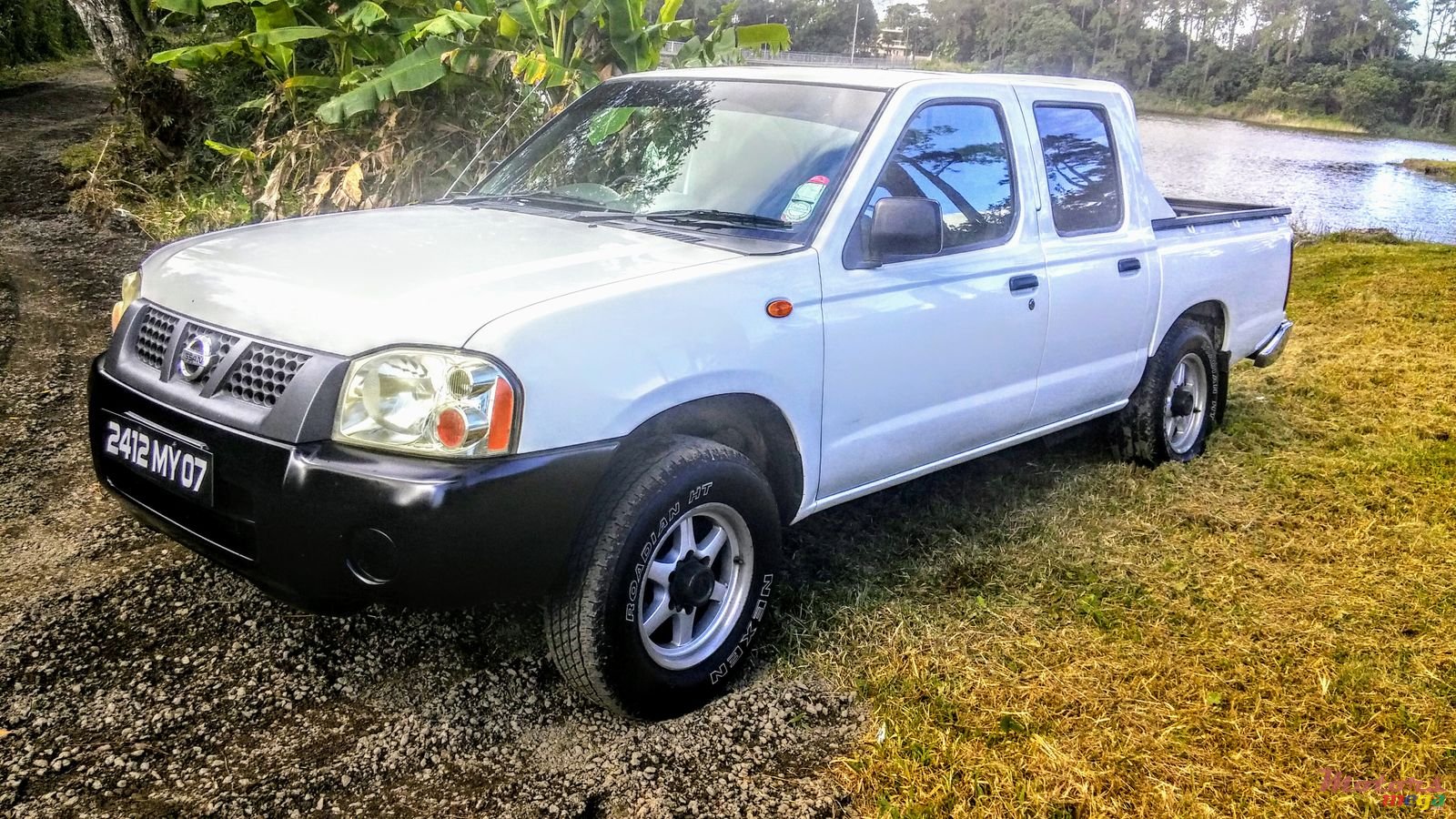 2007' Nissan Navara 2.7D Japan photo #2