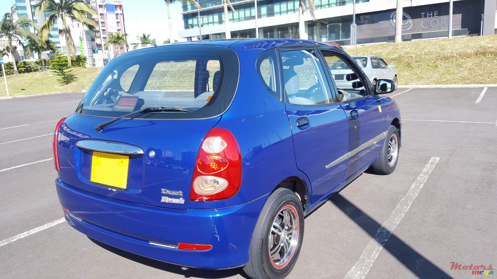 2002' Toyota Duet photo #4