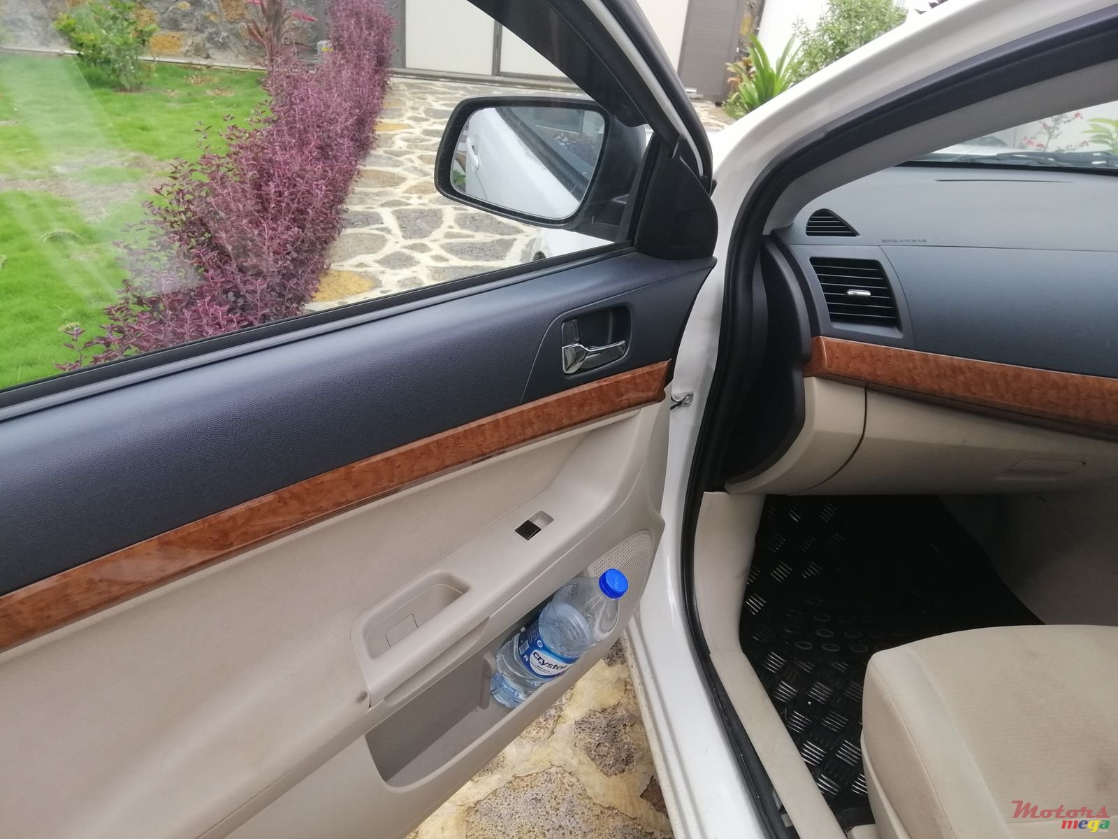 2010' Mitsubishi Lancer X photo #4