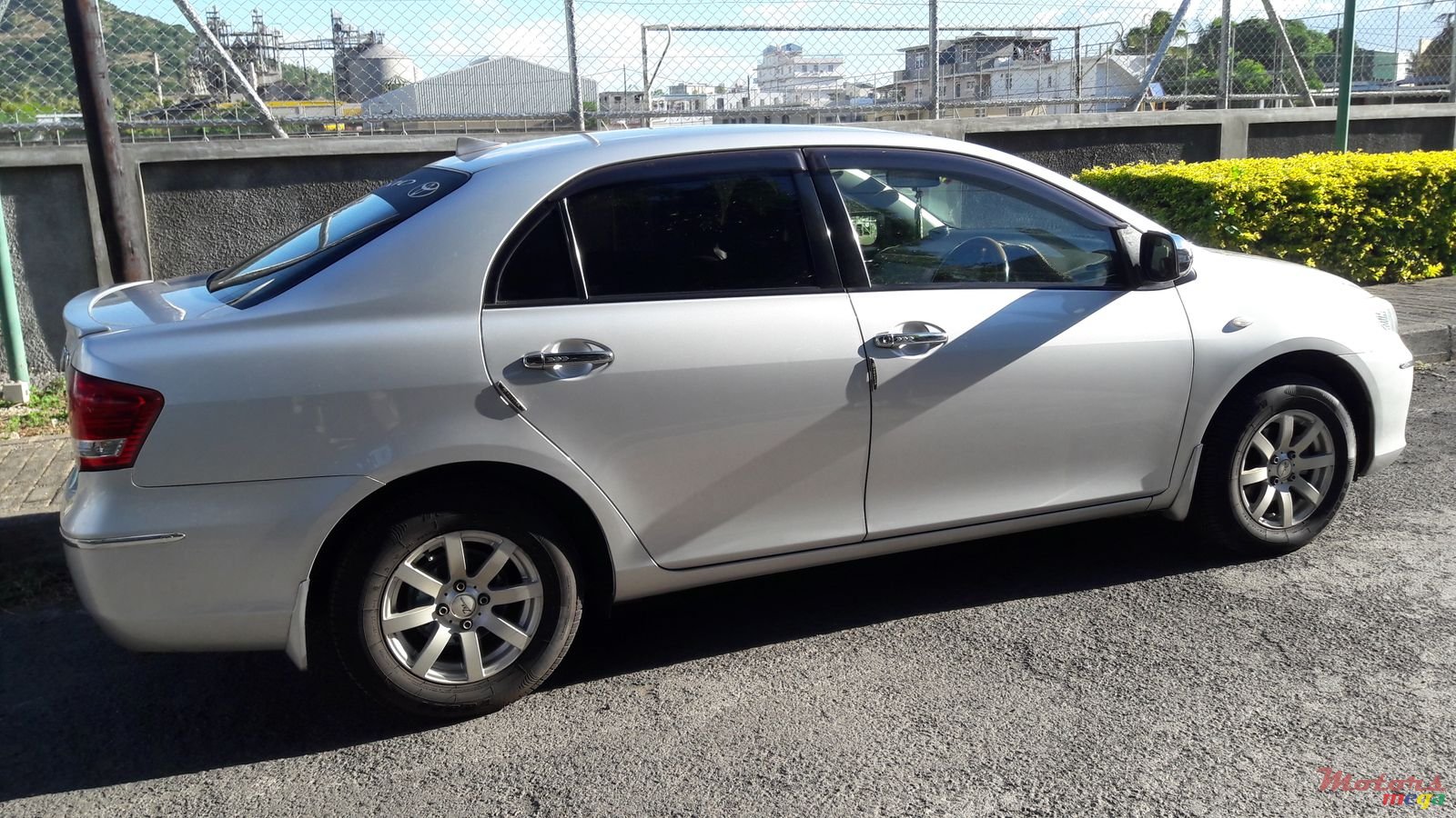 2010' Toyota Axio photo #2