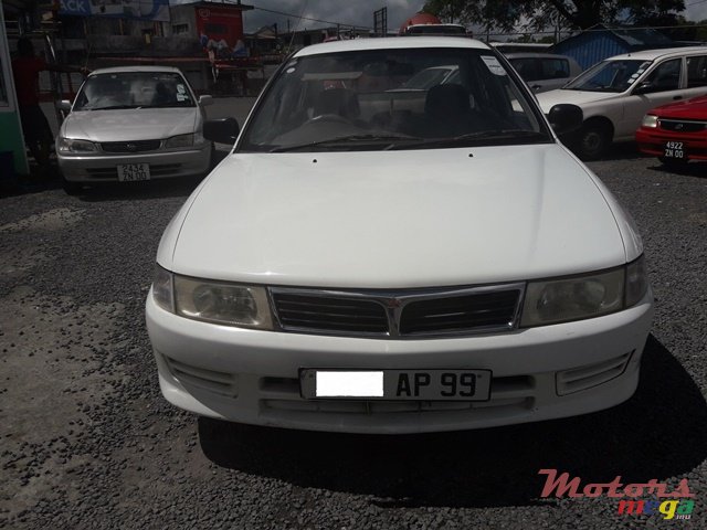 1999' Mitsubishi Lancer photo #2