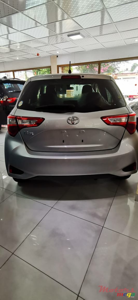 2018' Toyota Vitz photo #7