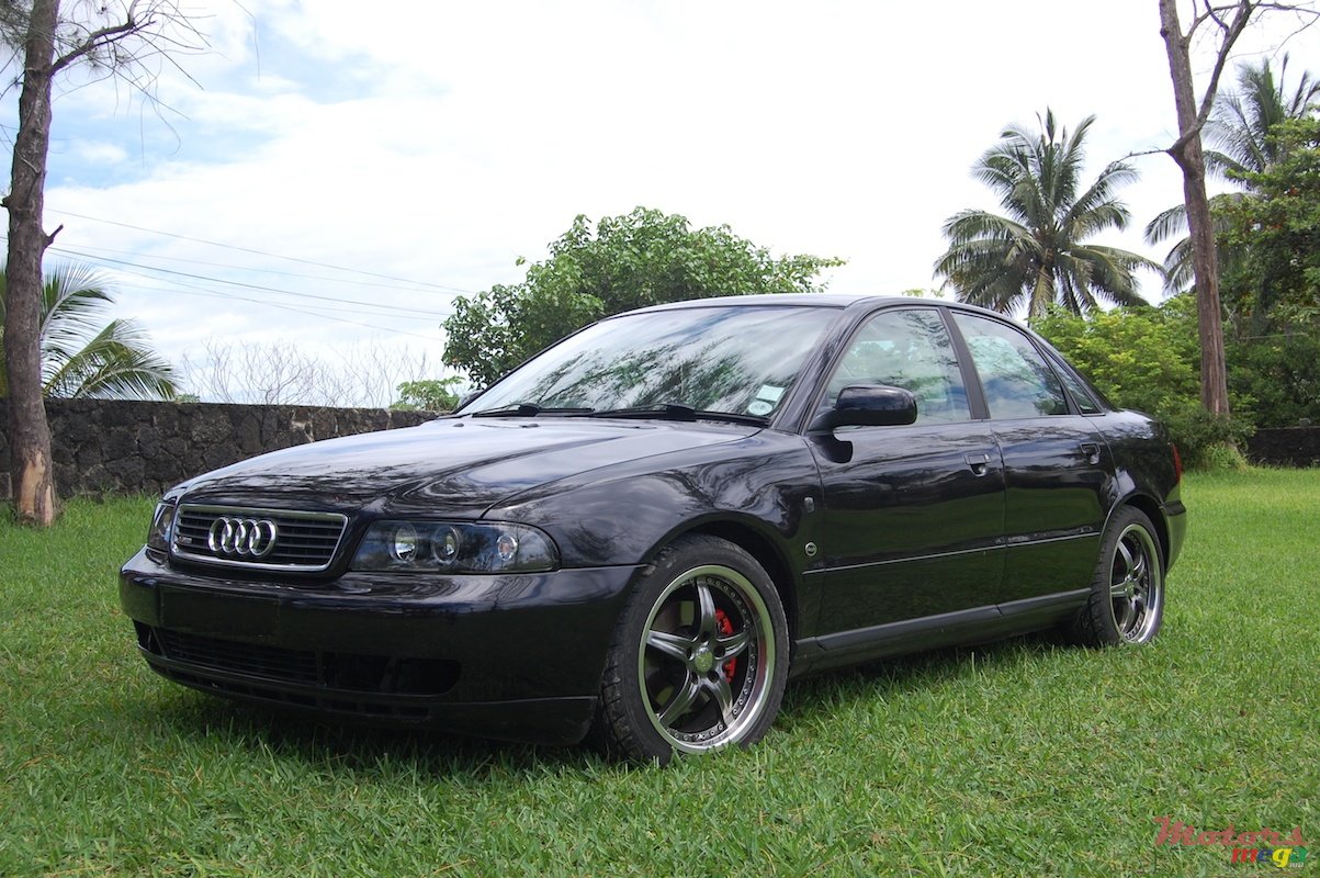 1997' Audi A4 Avant S-line photo #1