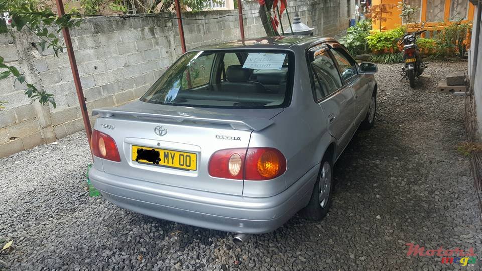 2000' Toyota Corolla photo #2