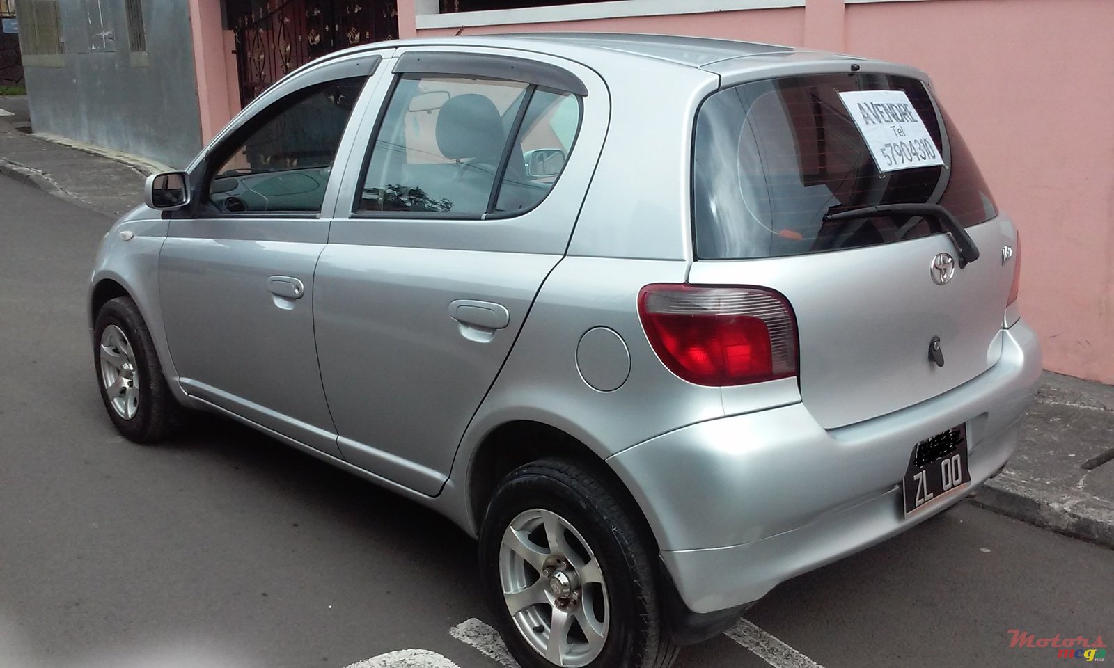 2000' Toyota Vitz photo #1