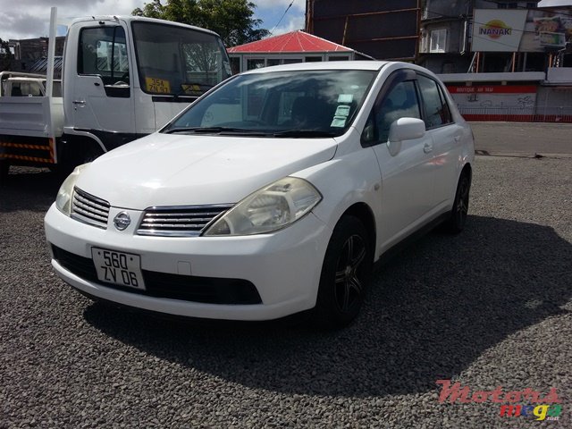2006' Nissan Tiida photo #2