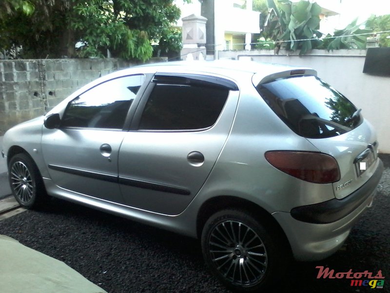 2002' Peugeot 206 photo #3