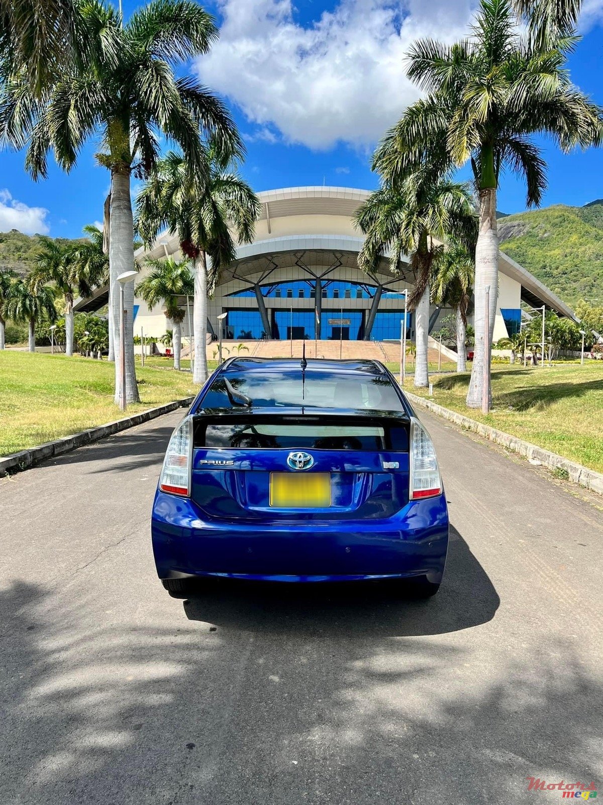 2010' Toyota Prius photo #4