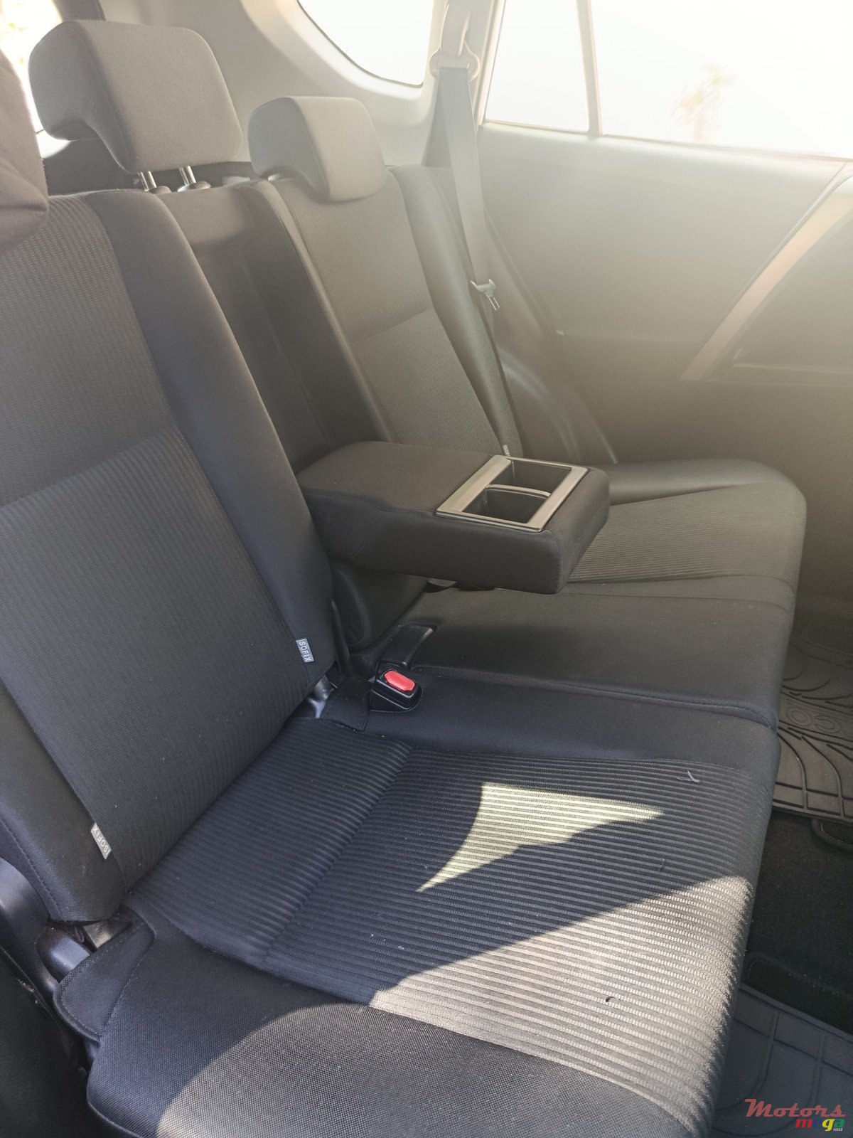 2017' Toyota RAV4 photo #6