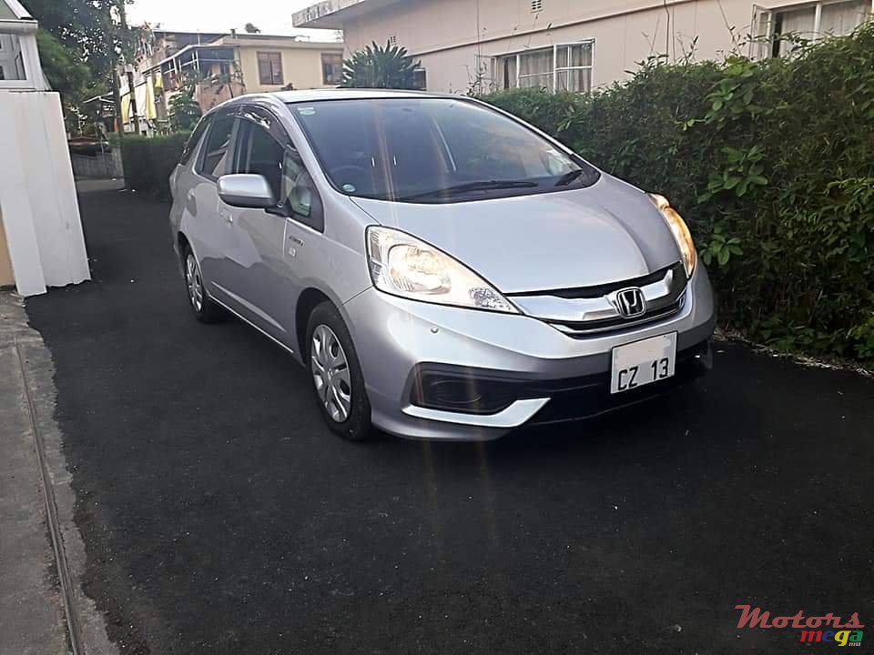 2013' Honda Fit Shuttle photo #1