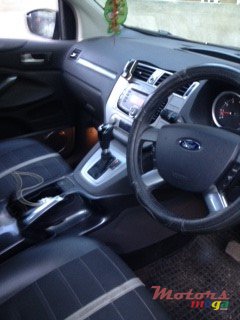 2012' Ford Kuga photo #2