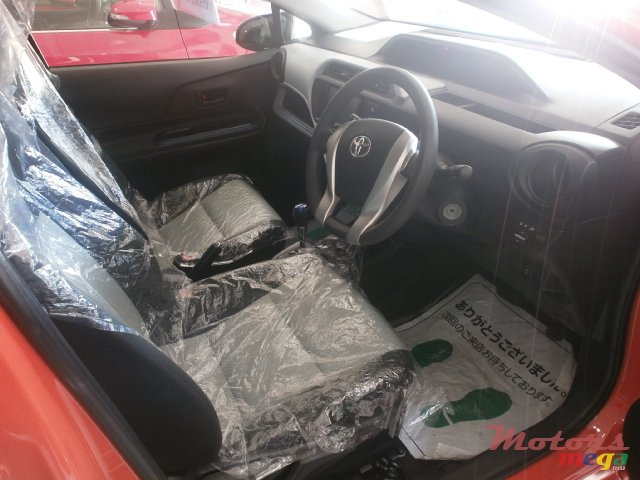 2013' Toyota Aurion Aqua photo #4