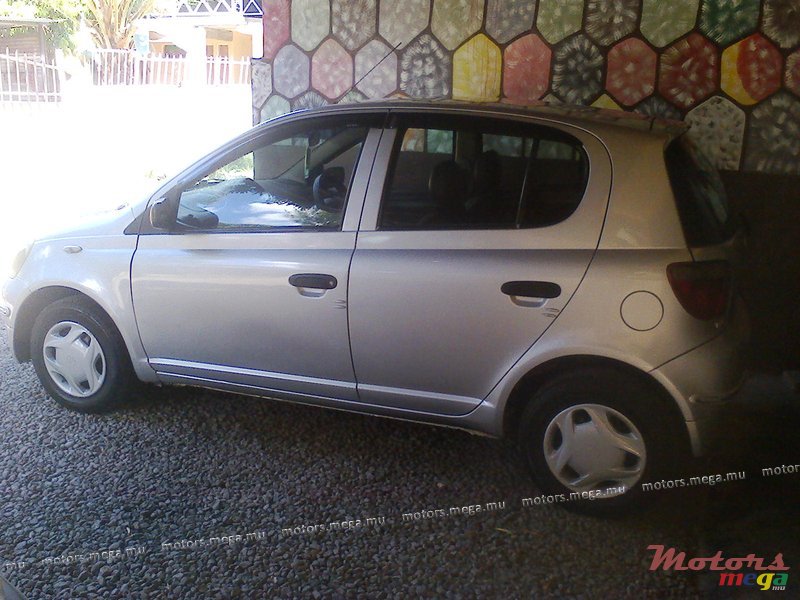 1999' Toyota Yaris vitz photo #2