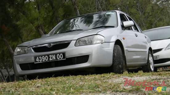 2000' Mazda 323 photo #1