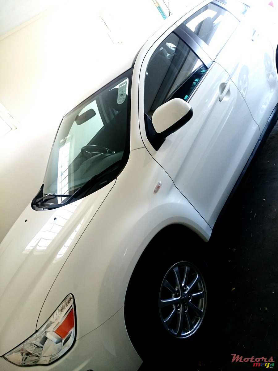 2014' Mitsubishi ASX photo #1