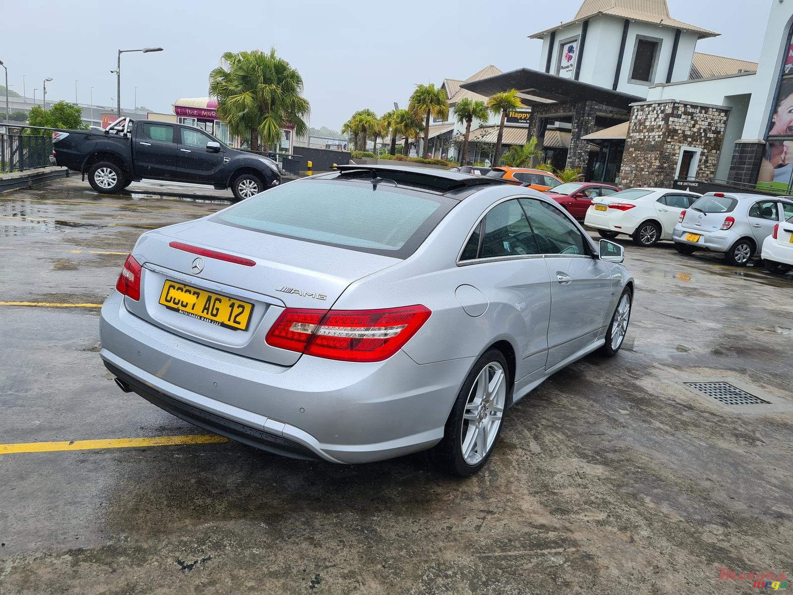 2012' Mercedes-Benz Coupe sunroof e250 photo #4