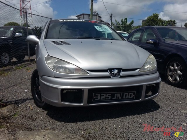 2000' Peugeot 206 photo #1
