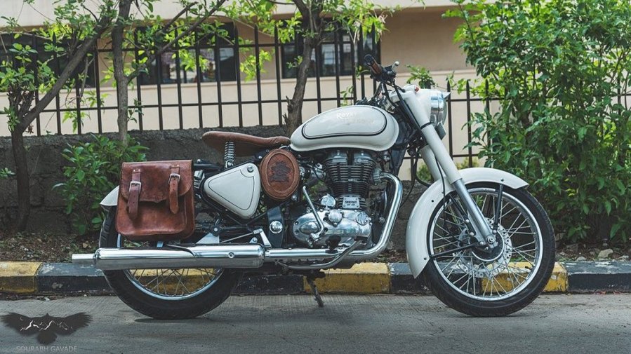 Royal Enfield Bullet 500 ‘Aristocrat’ by Nomad Motorcycles