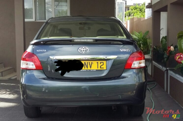 2012' Toyota Yaris sedan photo #1
