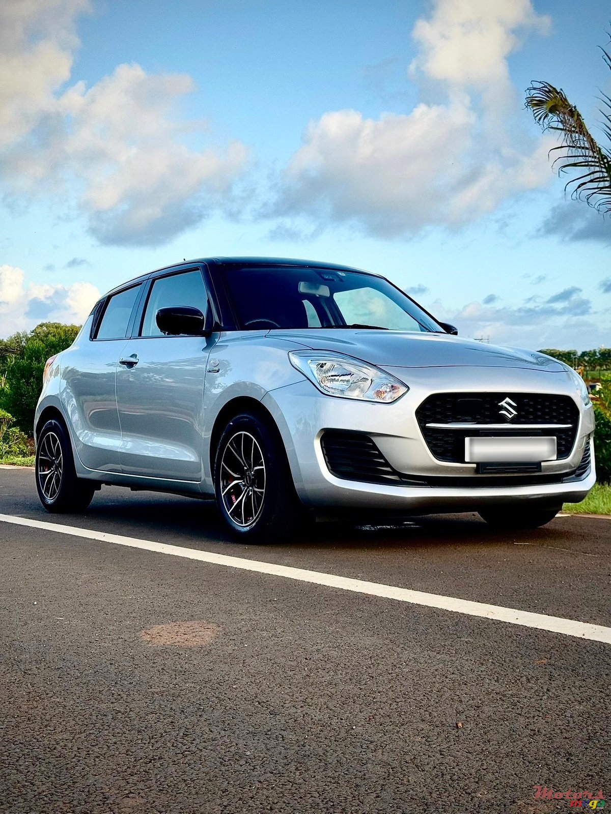 2021' Suzuki Swift Hybrid photo #3